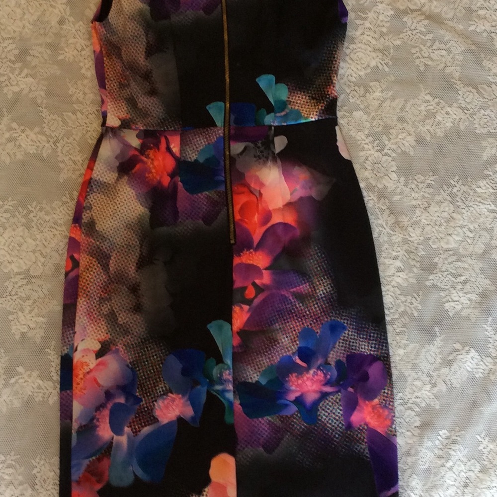 OASIS SLEEVELESS FLORAL DRESS - Picture 5 of 5